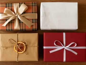 Ako balíš darčeky, taký si človek: toto o tebe prezrádza tvoj štýl balenia