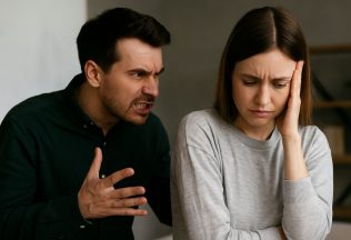 Ako na manipulátora: konkrétne vety, ktoré ti pomôžu udržať si kontrolu nad rozhovorom