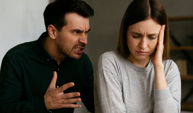 Ako na manipulátora: konkrétne vety, ktoré ti pomôžu udržať si kontrolu nad rozhovorom