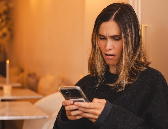 Najväčšia slovenská banka ohlásila zdražovanie. Chce tak motivovať ľudí, aby využívali digitálne služby