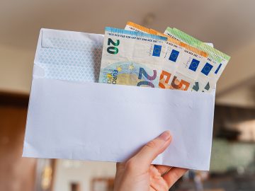 Podvodníci sa na internete vydávajú za známu spoločnosť, sľubujú rozprávkový plat