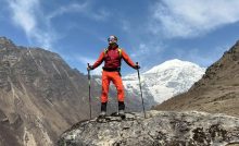 Známy moderátor musel ísť pod skalpel. Fanúšikom sa ohlásil z nemocničného lôžka