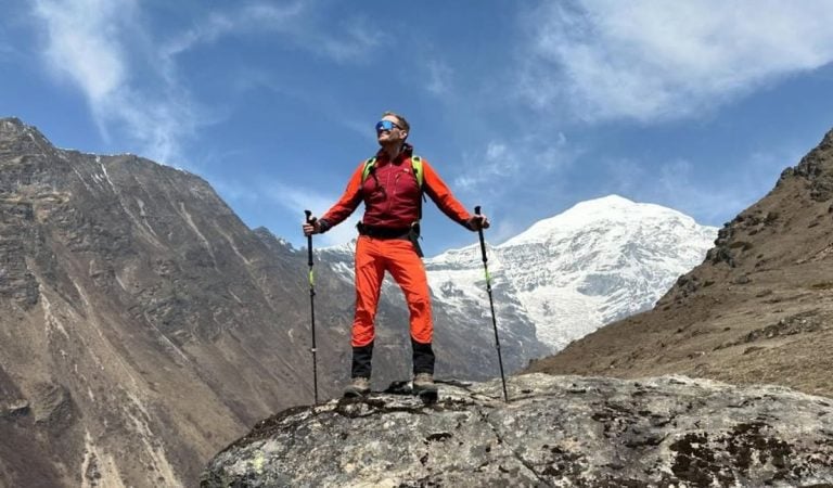 Známy moderátor musel ísť pod skalpel. Fanúšikom sa ohlásil z nemocničného lôžka