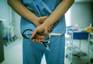 ošetrovateľ nemocnica služby úmrtie