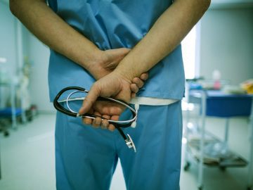 ošetrovateľ nemocnica služby úmrtie