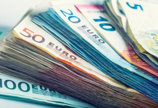 peniaze slovensko príspevok