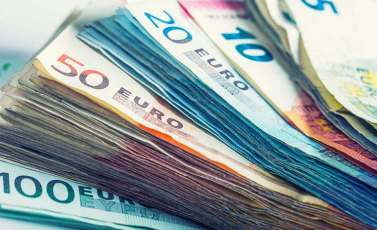 peniaze slovensko príspevok