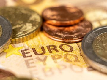 peniaze zarobky predajca podnikateľ