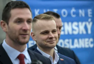 proruskí europoslanci slovenskí slovensko politici mazurek