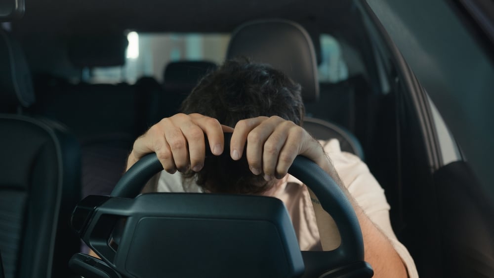 Prefíkané triky ktorými sa ťa snažia predajcovia jazdených áut oklamať