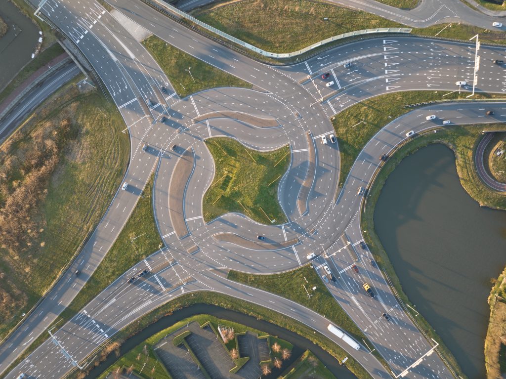 kruhový objazd, auto moto, Slovensko, šoférovanie, premávka, nové pravidlá