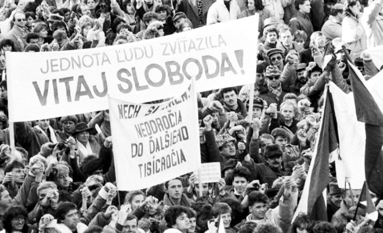 sloboda 17. november slovensko slováci