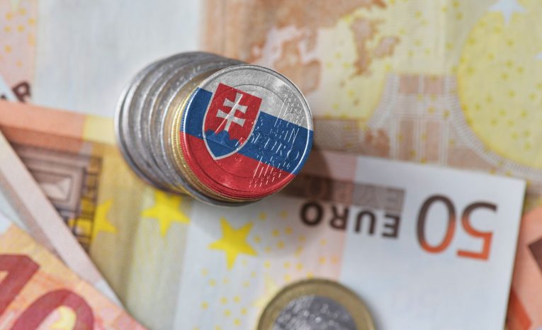 slovensko ekonomika peniaze varovanie