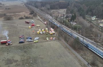 Ďalšia nehoda na trati. Rýchlik sa zrazil s osobným vlakom, desiatky ľudí utrpeli zranenia
