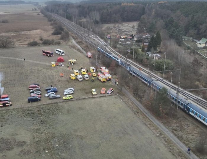 Ďalšia nehoda na trati. Rýchlik sa zrazil s osobným vlakom, desiatky ľudí utrpeli zranenia