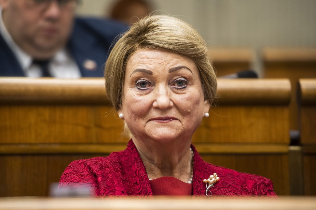 Dovidenia v nebi: Toto sú osobnosti, ktoré nás v roku 2025 navždy opustili