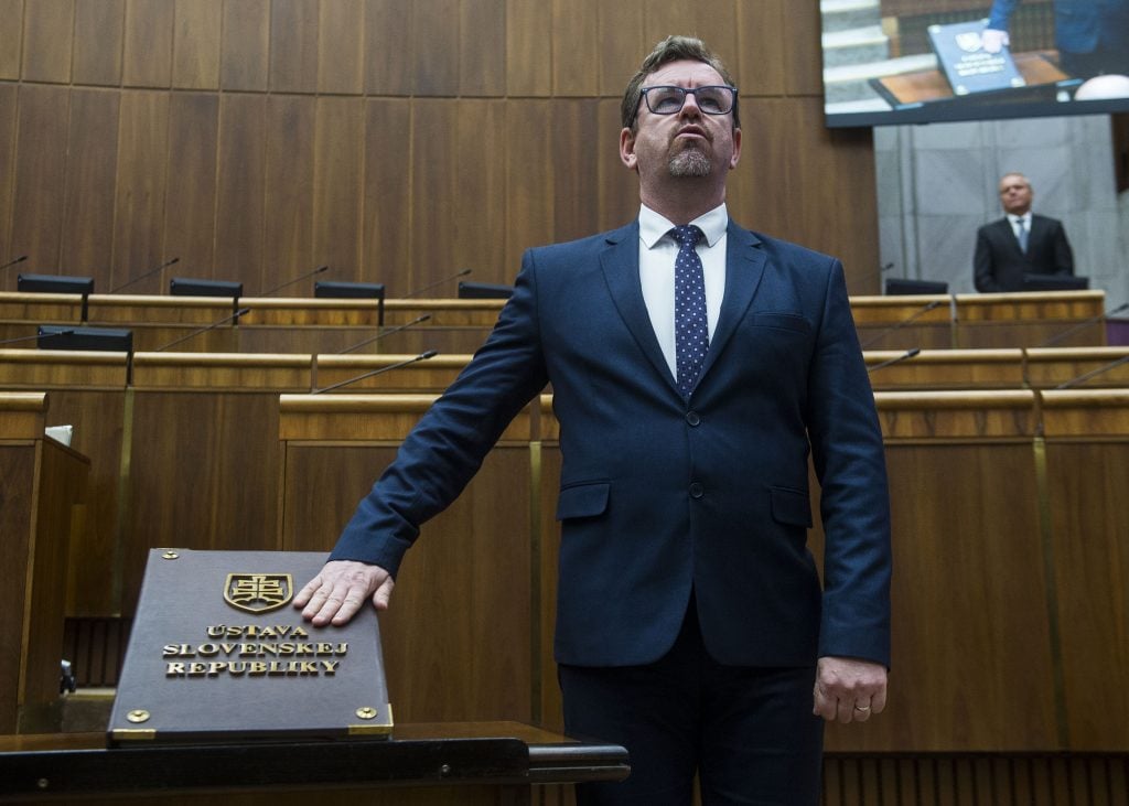 Poslanec KDH Martin Smilňák bol účastníkom dopravnej nehody. Zrazil lesnú zver a po nehode mu zistili alkohol.