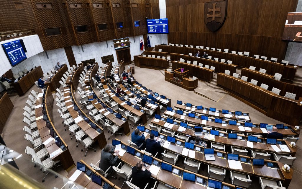 Vo štvrtok panovala v parlamente veľmi vypätá atmosféra. Vo viac ako jednej fyzickej potýčke sa ocitol Igor Matovič.