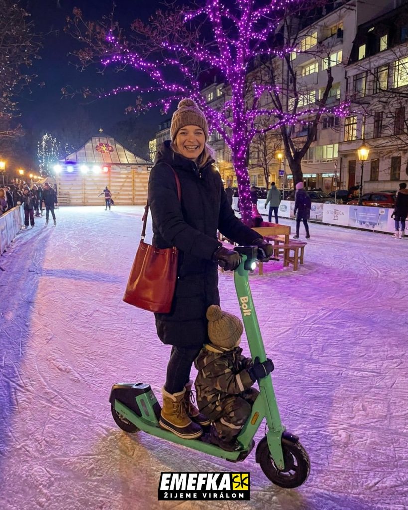 Ako by vyzerali vianočné trhy, ak by miesto stánkarov zaujali výrazné osobnosti slovenskej politickej scény?