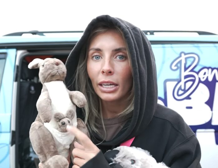 Kontroverzná Bonnie Blue už do dodávky nikoho nenaláka. Úrady ju deportujú z Bali, to však nie je všetko