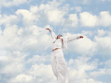 cloud dancer farba roka 2025 farba news pantone