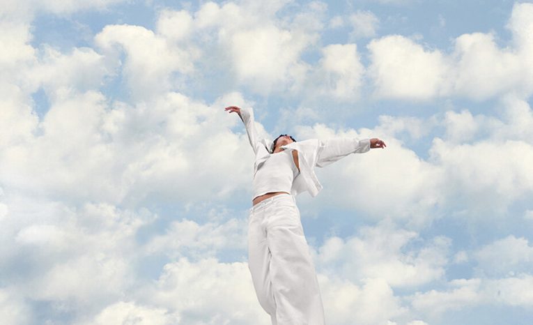 cloud dancer farba roka 2025 farba news pantone