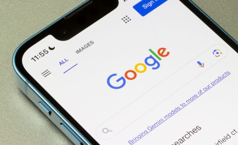 Google odhalil, čo ľudia najviac hľadali v roku 2025. Svet googlil úplne iné veci, než by si čakal