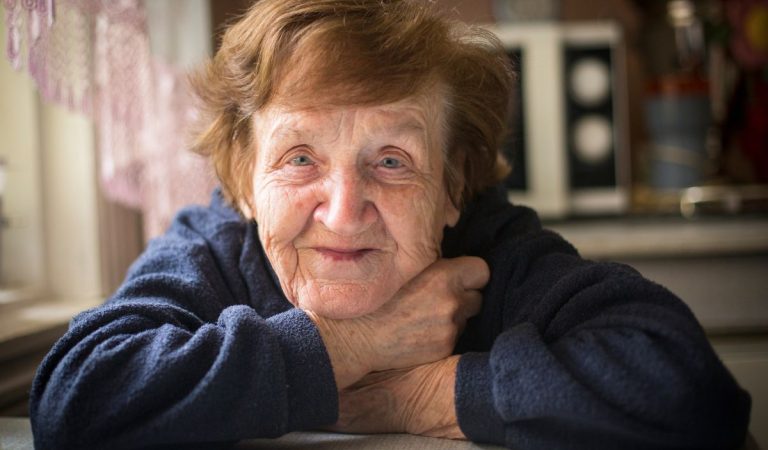 Legendárne a nezabudnuteľné: Hlášky slovenských babičiek, ktoré nemajú chybu