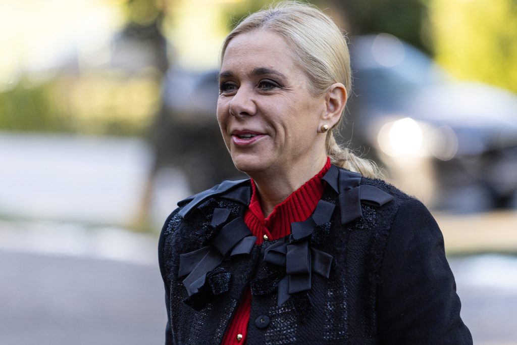 Kaderník skritizoval účesy slovenských političiek