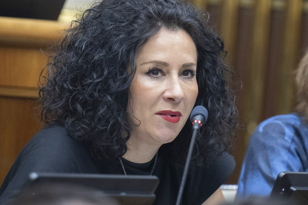 Kaderník skritizoval účesy slovenských političiek