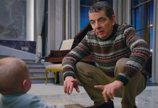man vs baby rowan atkinson mr bean novinka