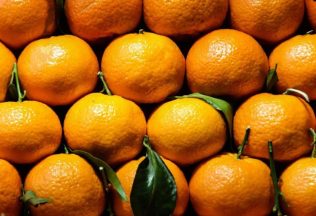 mandarinky mandarínka šúpanie jedenie