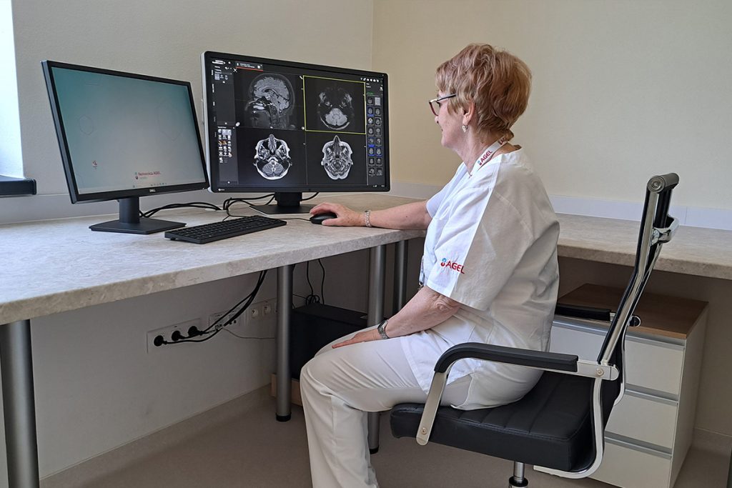 Toto sú najlepší lekári a lekárky na Slovensku. Rebríček zostavil magazín Forbes v spolupráci s odbornými organizáciami.