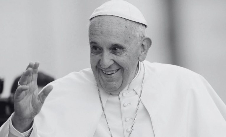 Dovidenia v nebi: Toto sú osobnosti, ktoré nás v roku 2025 navždy opustili