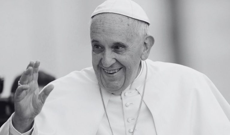 Dovidenia v nebi: Toto sú osobnosti, ktoré nás v roku 2025 navždy opustili