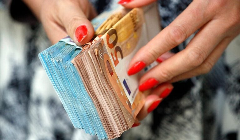 peniaze úvery hypotéky slovensko slováci banky