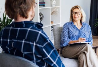 Ľudia sa podelili o životné múdrosti od svojich psychológov, ktoré im úplne zmenili pohľad na svet