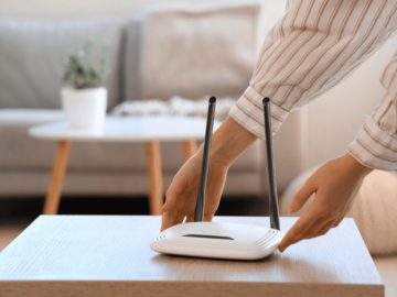 Je tvoj internet pomalý? Možno za to môže nevhodné umiestnenie routera, na tieto miesta ho nikdy neukladaj