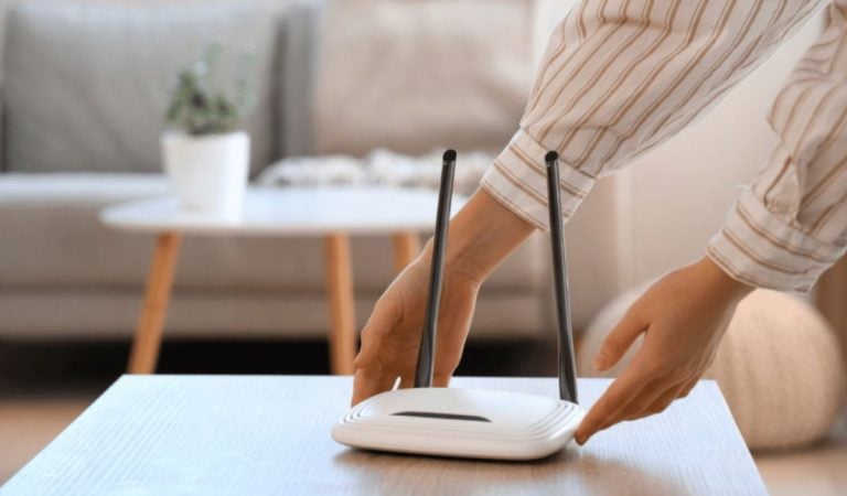 Je tvoj internet pomalý? Možno za to môže nevhodné umiestnenie routera, na tieto miesta ho nikdy neukladaj