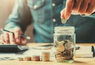 10 základných maličkostí, ktoré ti pomôžu ušetriť nejaké euro či dve každý deň