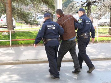 slovensko nôž útoky mestá polícia nový rok silvester