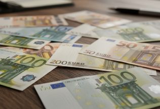 slovensko peniaze energopomoc štát energie peniaze dátumy