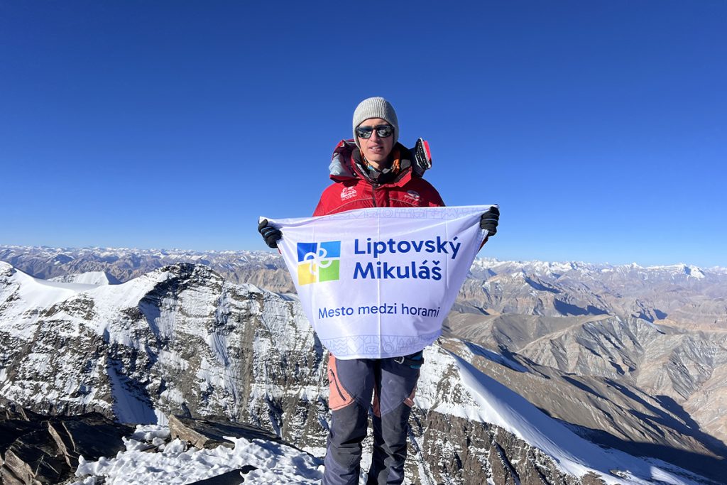 Najprv halušky na Kilimandžáre, potom šach v Himalájach. Slovák Lukáš búra kuriózne rekordy