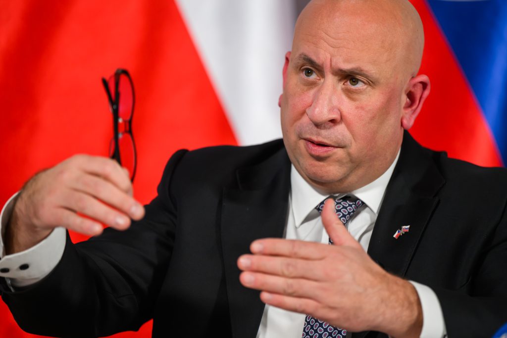 Slovensko bude v budúcnosti zapojené do projektu európskej siete vysokorýchlostnej železnice. Výrazne by sa zrýchlilo cestovanie.