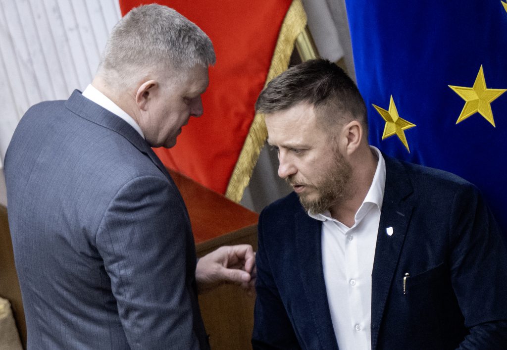 Splnomocnenec vlády pre preverenie procesu riadenia a manažovania zdrojov počas pandémie COVID-19 Peter Kotlár je obvinený.