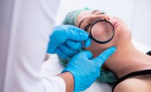 Našiel si si na tvári takúto bodku? Nepodceňuj to a vyhľadaj lekára, môže ísť o vážny problém