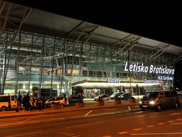 bratislavské letisko lety ľudia cestovanie novinky investícia
