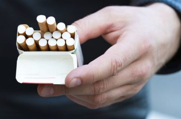 Cigarety ťa od februára môžu ročne pripraviť aj o viac ako 100 eur navyše. Aké sú ceny v iných krajinách EÚ?