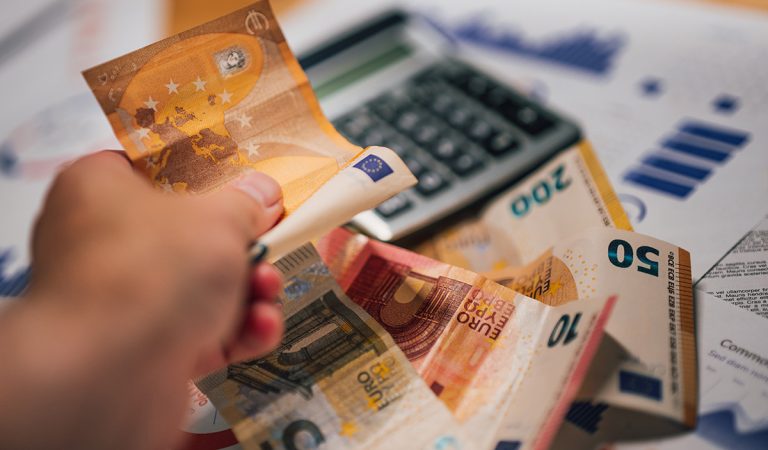 Známy obchod pred pár rokmi slávil rekordné úspechy. Dnes sa topí v problémoch a exekúciách