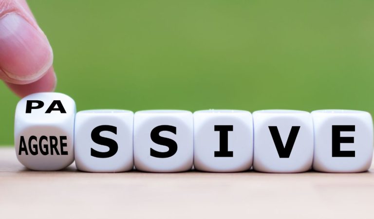 Vety, ktoré znejú nevinne, ale v skutočnosti sú pasívno agresívne